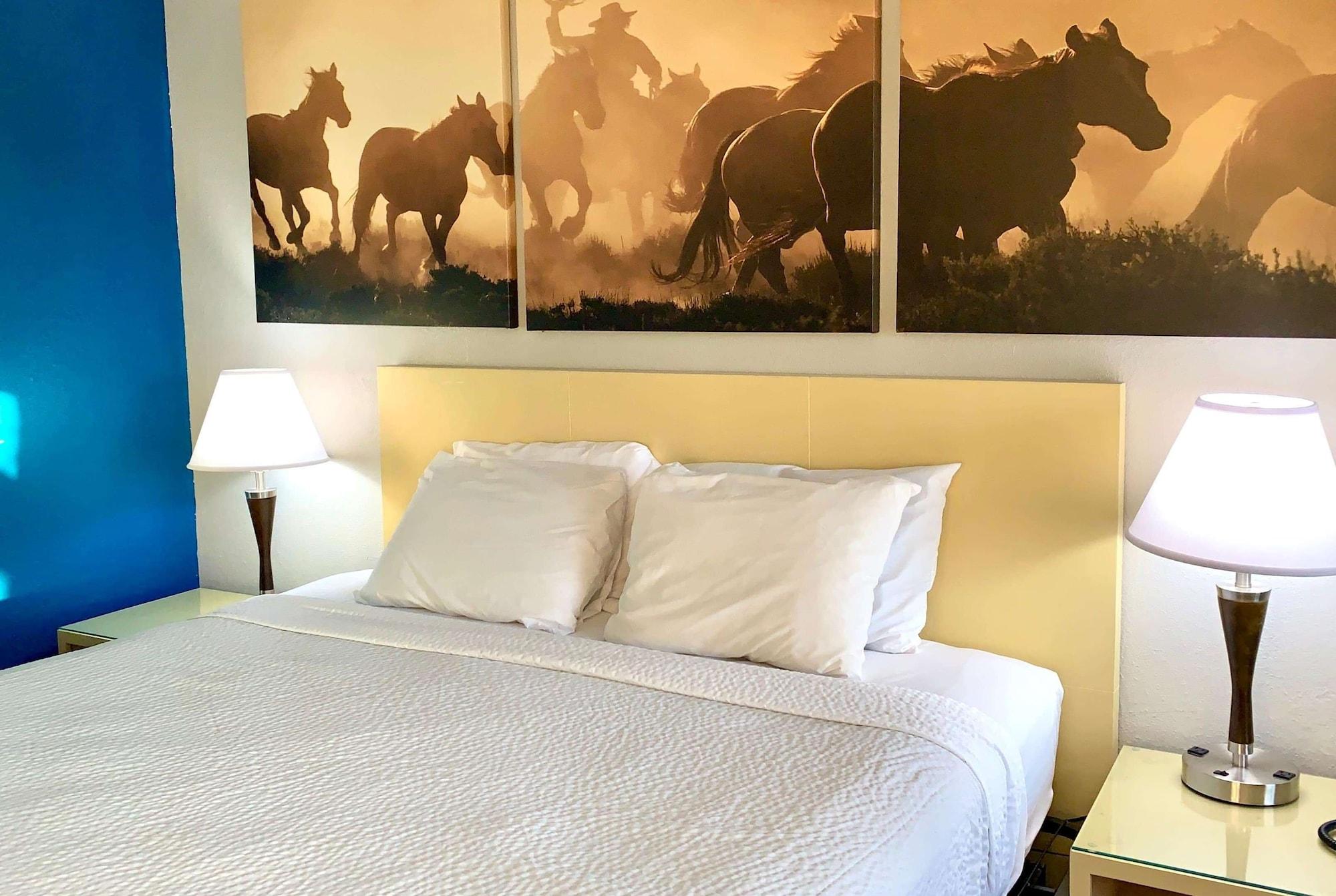 Days Inn & Suites By Wyndham - Canton First Monday Trade Days Kültér fotó