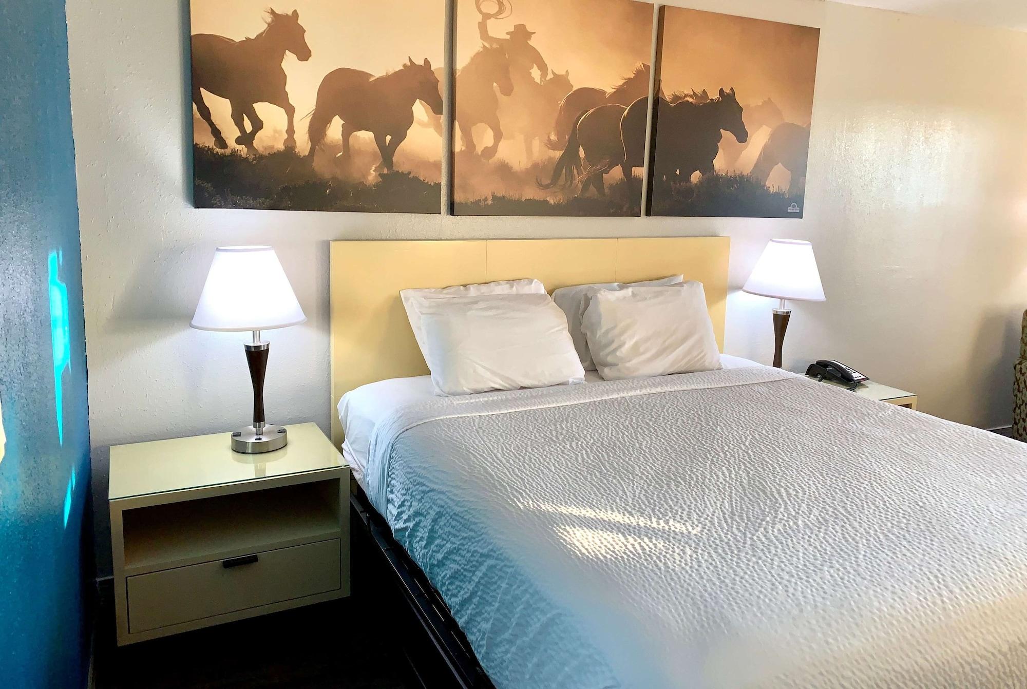 Days Inn & Suites By Wyndham - Canton First Monday Trade Days Kültér fotó